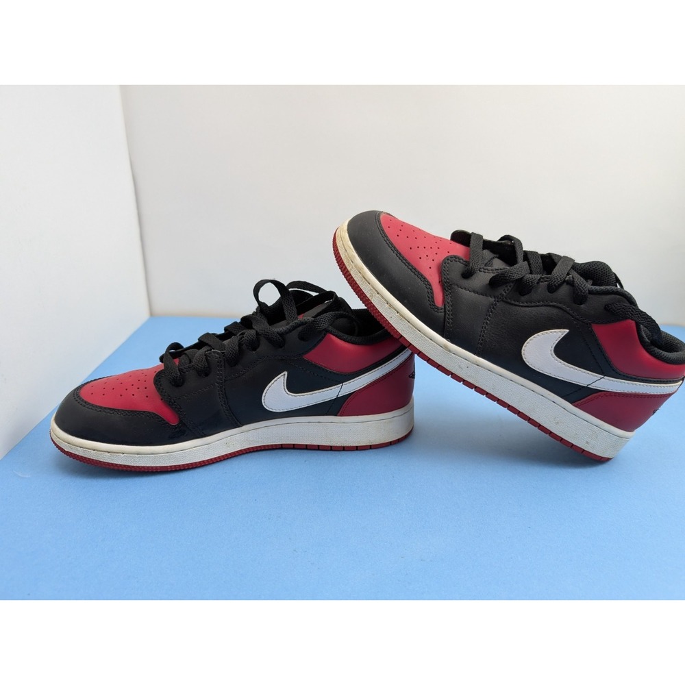 Nike Air Jordan 1 Low Alternate Bred Toe Black Red Women Sz 8.5 (7Y) 553560-066